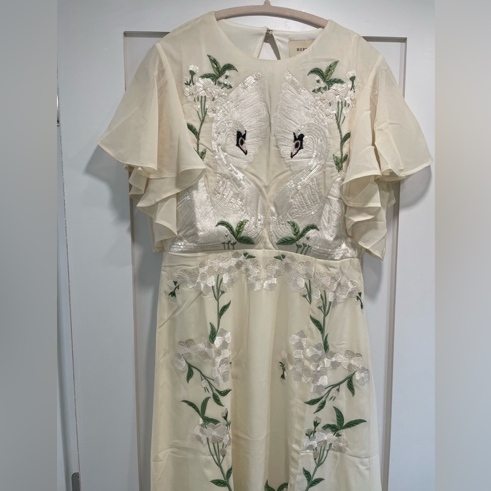 Hope & Ivy Swan Embellished Open Back Maxi Dress - Ivory Bridal Womens US Size 6 - Picture 4 of 16